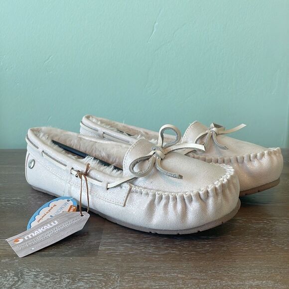 New in Box- Makula California Mock Out Moccasins Women's Size 6 in White Sparkle - Picture 2 of 11